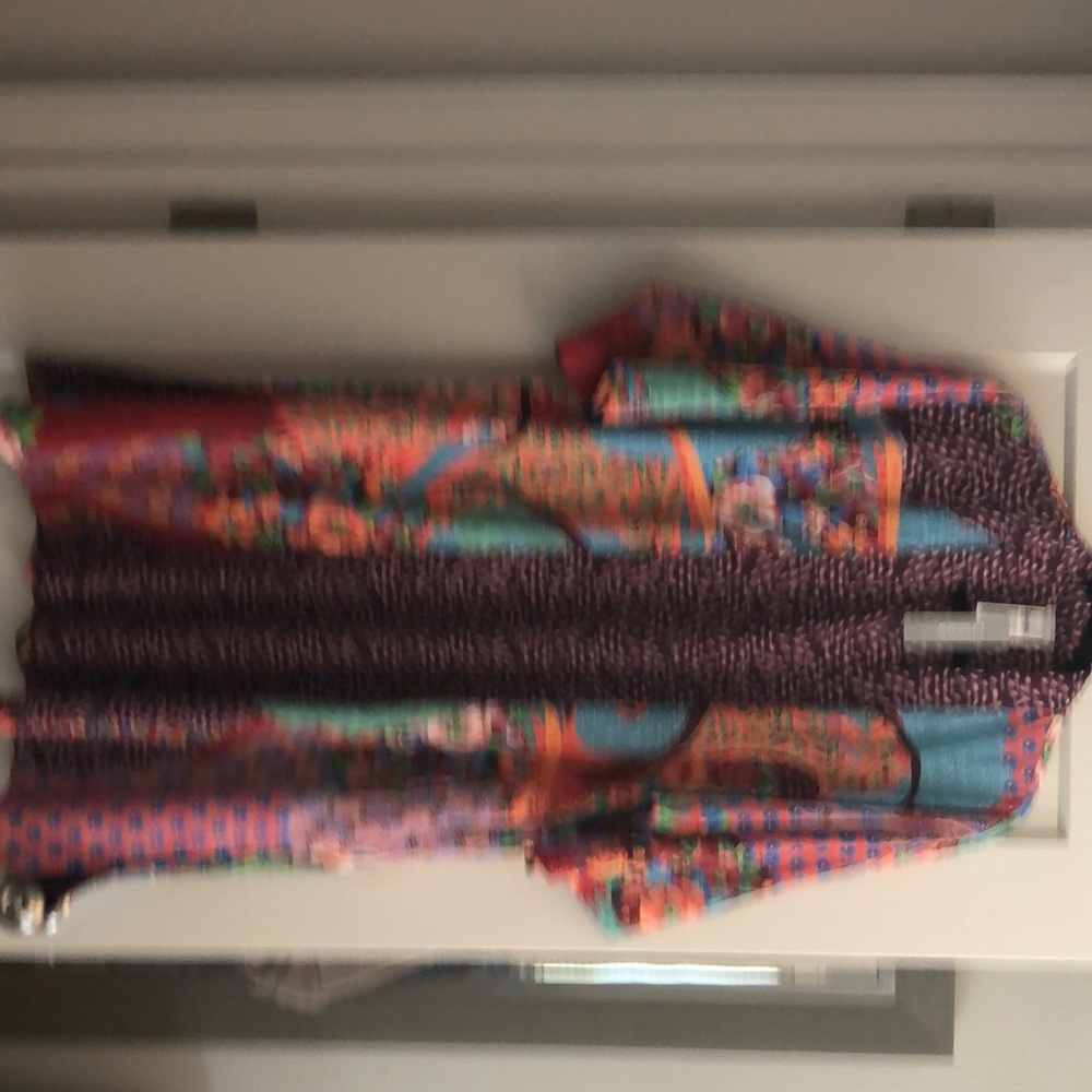 Chico's multi color geometric kimono , layering piece. New with tags